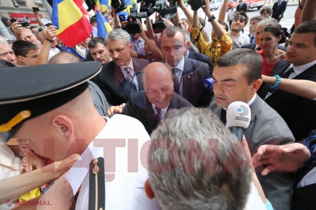 FOTO // Băsescu, emoționat până la LACRIMI
