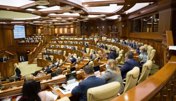 Deputații pleacă în VACANȚĂ: Sesiunea de primăvară-vară, cu puține ședințe în plen, s-a încheiat