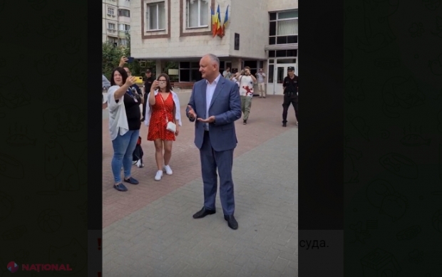 UPDATE, VIDEO // Încă 30 de AREST pentru Dodon, care a fost numit „IUDA” și „TRĂDĂTOR” în fața Judecătoriei Chișinău, sediul Ciocana. Fostul președinte l-a întrebat pe contestatar dacă are OUĂ