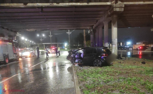 FOTO // A urcat BEAT la volan, iar acest lucru l-a costat viața. Accident groaznic sub podul de pe strada Ismail din Chișinău