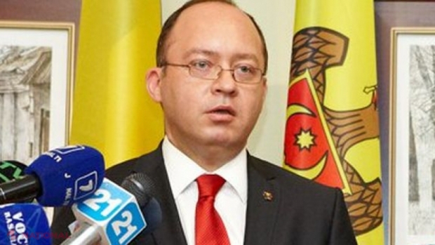 Pașapoarte DIPLOMATICE pentru personalul misiunii medicale române din R:. Moldova: „Este mesaj de recunoştinţă şi mulţumire pentru personalului medical român”