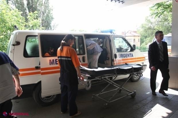 S-a născut în cămașă: Un adolescent din R. Moldova a căzut de la etajul ȘASE și s-a ales cu o fractură a degetului