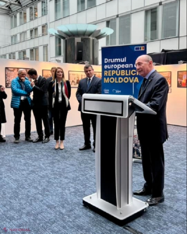 Fostul președinte al României, Traian Băsescu, spune că drumul european este „prea lung” pentru R. Moldova: „Cetățenilor R. Moldova nu le va fi mai rău într-o Românie reunificată decât în R. Moldova, iar perspectivele României sunt mult mai solide”
