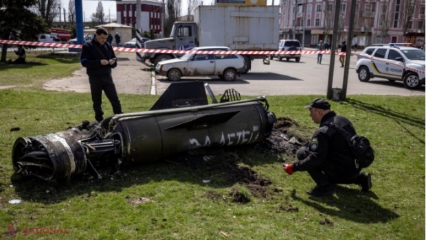 Volodimir Zelenski, reacție după bombardarea gării din Kramatorsk: „Este răul absolut”. Culmea cinismului: Una din rachetele care au lovit avea inscripția „Pentru copii”