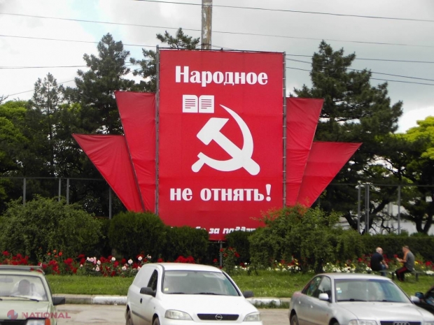 PCRM a instalat un banner scandalos la Bălți după decizia CC