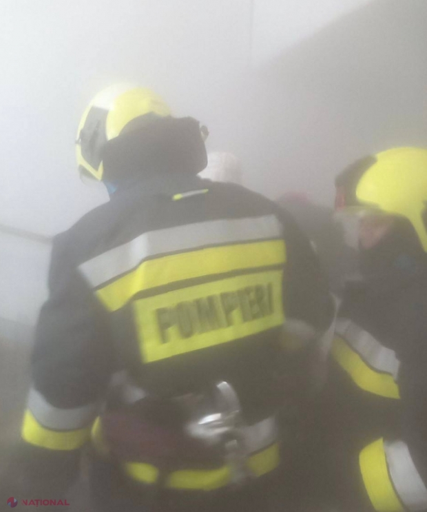 Două persoane, la un pas de a fi OPĂRITE într-o subterană din Chișinău, după ce s-a spart o țeavă cu apă fierbinte