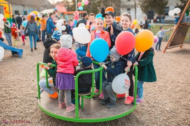 FOTO // Un nou teren de joacă a fost inaugurat Furceni, în cadrul Programului „Uniunea Orheiul NOU”. Șor: „Vom face ca raionul nostru să fie cel mai dezvoltat din țară”