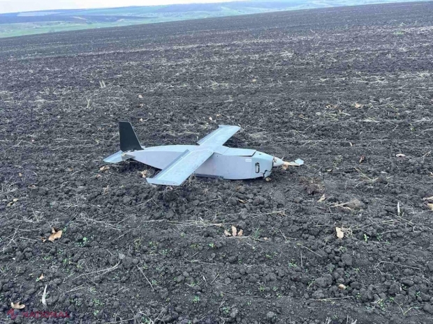 FOTO // Încă o DRONĂ rusească a pătruns adânc în interiorul R. Moldova. Poliția oferă DETALII despre aparatele de zbor căzute la Fârlădeni și Borosenii Noi, Râșcani