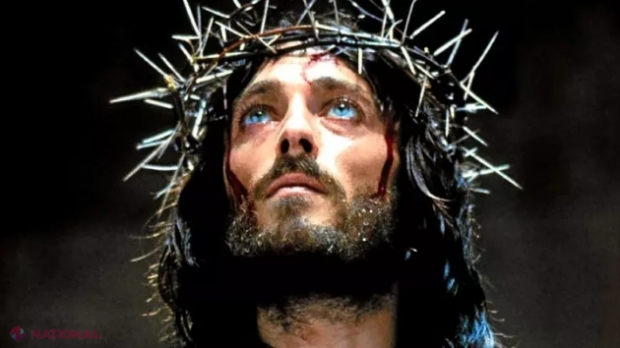 Cum arată azi Robert Powell, actorul care l-a interpretat pe Iisus din Nazaret? Are 77 de ani
