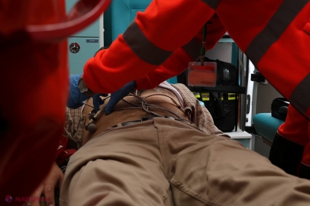 Un tânăr de 22 de ani sub Ungheni, cu un pas în groapă din cauza drogurilor, readus la viață de medicii de pe ambulanță după un stop cardio-respirator
