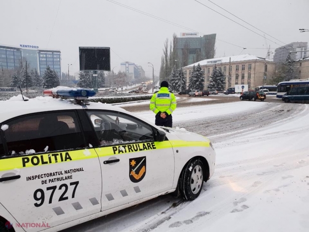 GALERIE FOTO // Cum arată drumurile din R. Moldova, după ninsoarea de noaptea trecută: La Cahul n-a căzut niciun fulg, iar strat gros de zăpadă s-a așezat în nord-vestul și centrul R. Moldova