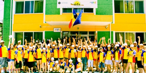 Se caută VOLUNTARI pentru Programul de tabere „ARC”, ediția de iarnă: Ce veți face în județele Hunedoara și Gorj