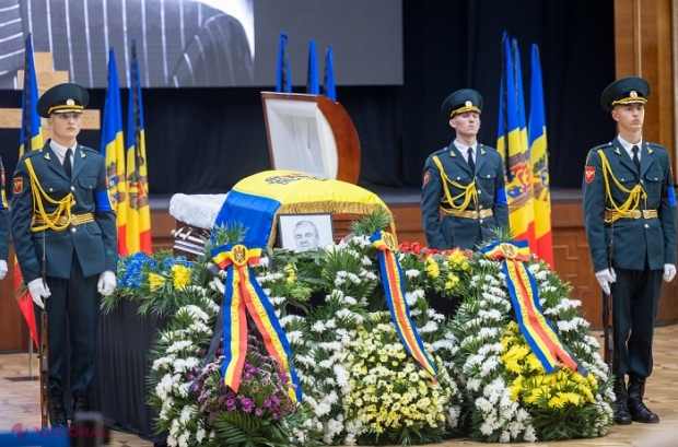 „A avut curajul să confrunte un imperiu care era în agonie”: Ce mesaje au lăsat cetățenii R. Moldova în Cartea de CONDOLEANȚE, administrată online de Guvern