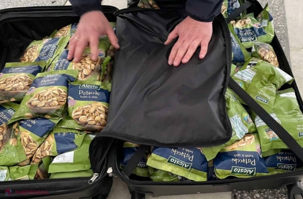 Fistic și conserve în cantități comerciale, ascunse prin valize la Leușeni: Bărbatul din R. Moldova riscă să rămână fără produse și să achite o amendă