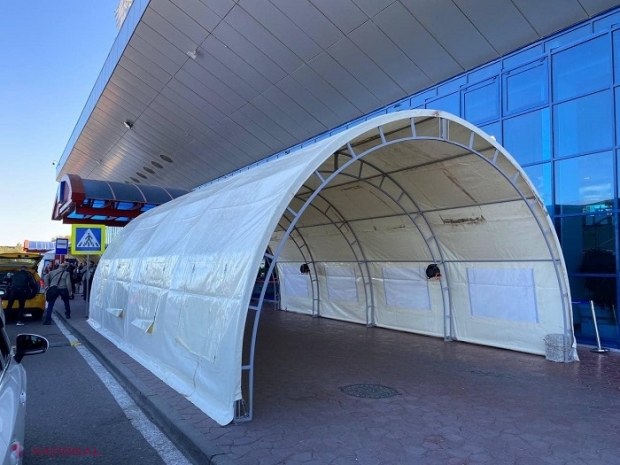 FOTO // Corturi cu dispozitive de încălzire, instalate la Aeroport: Intrare separată pentru pasagerii cu minori