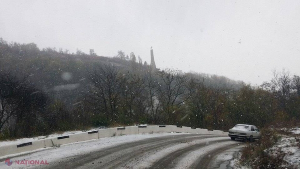 Ninsoarea le-a dat bătăi de cap drumarilor. Au fost împrăștiate sute de tone de material antiderapant