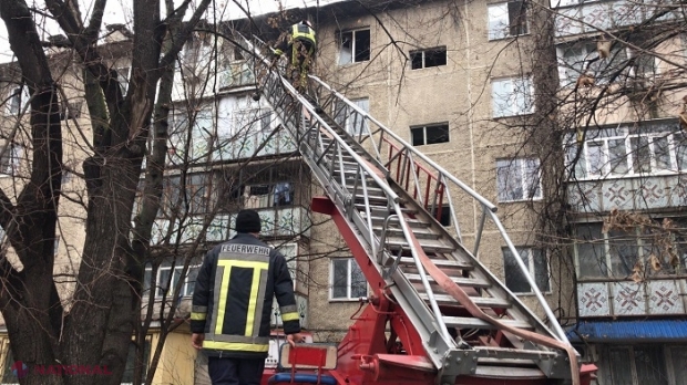 VIDEO // O femeie a decedat într-un incendiu produs într-un apartament din Chișinău