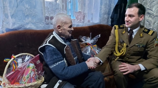 FOTO // Veteranul Ignat Săndulescu de la Cruglic a împlinit 103 ani: Angajații Ambasadei României în R. Moldova i-au făcut o vizită celui care a luptat în Armata Română în timpul celui de-al Doilea Război Mondial
