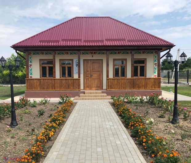 FOTO // Casa din Copăceni, raionul Sângerei, în care s-a născut Adrian Păunescu va fi inaugurată pe 26 august cu un spectacol artistic și în prezența fiului regretatului poet