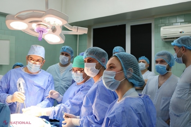 Două intervenții chirurgicale minim invazive, realizate în premieră la Spitalul Clinic Bălți: Două femei de 36 și 60 de ani, salvate de medici și de un aparat medical modern cu care a fost dotată recent instituția