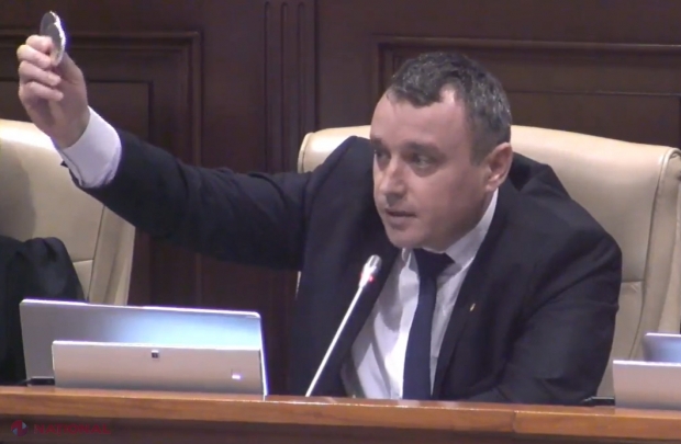 VIDEO // „Doi arginți” în Parlament pentru comunistul Starîș, care i-a zâmbit mieros lui Putin la forumul de la Valdai: „De la Vladivistok până la Lisabona nu există un trădător de țară mai mare”