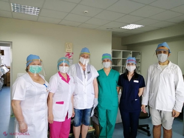 FOTO // O femeie din R. Moldova, stabilită în Marea Britanie, a trimis DOUĂ MII de viziere la Spitalul Clinic Republican din Chișinău