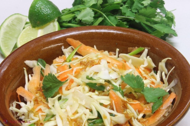 Rețeta Tamarei Șchiopu // Salată de varză în stil asiatic