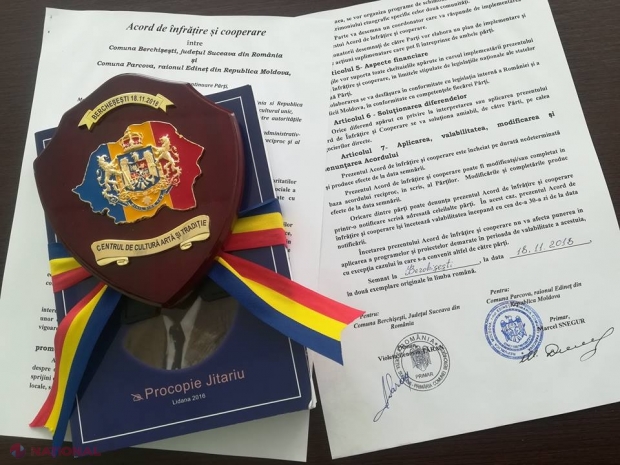 FOTO // CENTENARUL UNIRII: Comuna Parcova din R. Moldova și Berchișești din România au resemnat Acordul de Înfrățire: „Frați am fost, frați vom rămâne”