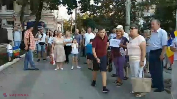 Reacții CRITICE după protestul din fața Ambasadei României la Chișinău: „PPDA și Igor Dodon au un dușman comun: jandarmul român”
