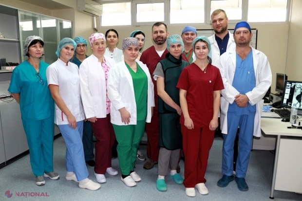 Intervenție chirurgicală efectuată în PREMIERĂ la Chișinău: Medicii de la Spitalul Clinic Republican „Timofei Moșneaga” au salvat viața unui pacient de 60 de ani