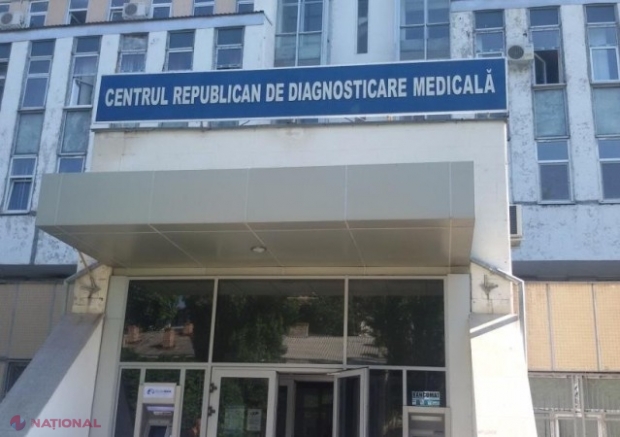 DESCINDERI la mai multe instituții medicale din R. Moldova: Șapte persoane, REȚINUTE pentru mișmașuri în sistemul medical. Ar fi ocolit programările și și-ar fi însușit ilegal bani