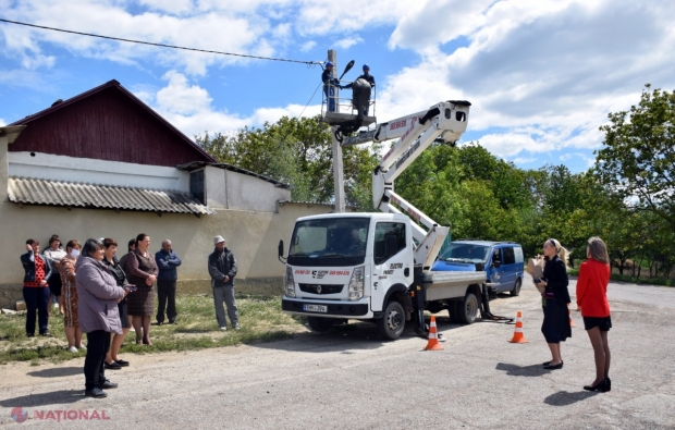 FOTO // Partidul „ȘOR” a dat START proiectului de ILUMINAT STRADAL încă într-o localitate din raionul Orhei: „2020 a fost declarat de noi „An al Luminii”. Sunt sigur că proiectele de îmbunătățire a vieții oamenilor vor da rezultate”