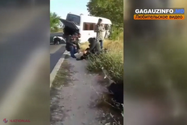 VIDEO // Cearta dintre doi șoferi a provocat un accident rutier la sudul R. Moldova: Pentru a se salva, pasagerii săreau din mers din microbuz