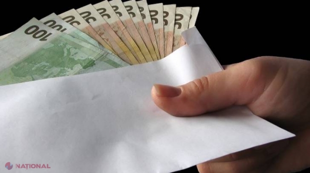 O studentă din Rusia a denunțat la CNA o angajată a unei universități din R. Moldova care a ajuns în AREST