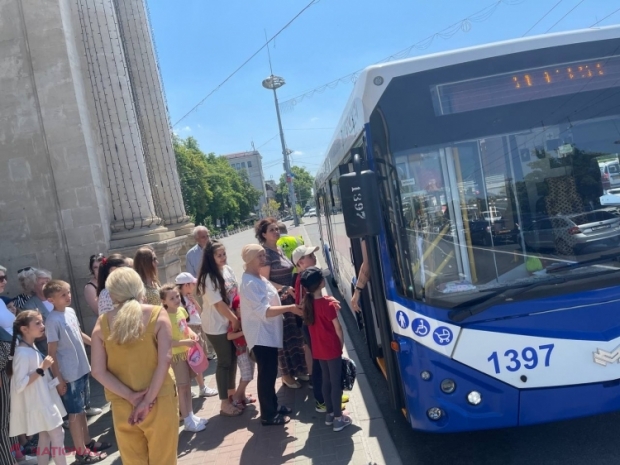 Primăria Chișinău anunță extinderea de program, până la 5 iunie, al Troleibuzului Turistic: O călătorie costă 30 de lei