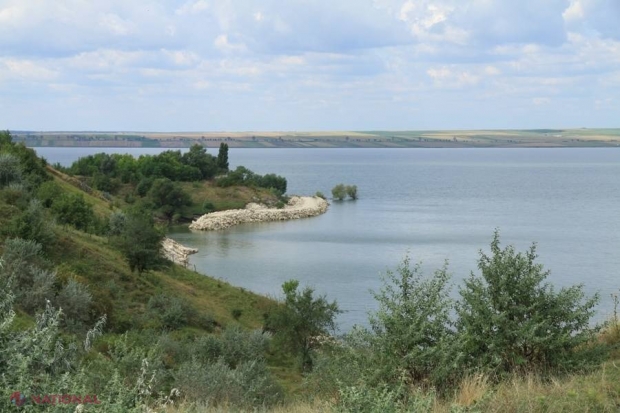 Malul lacului Costești-Stânca, proprietate privată