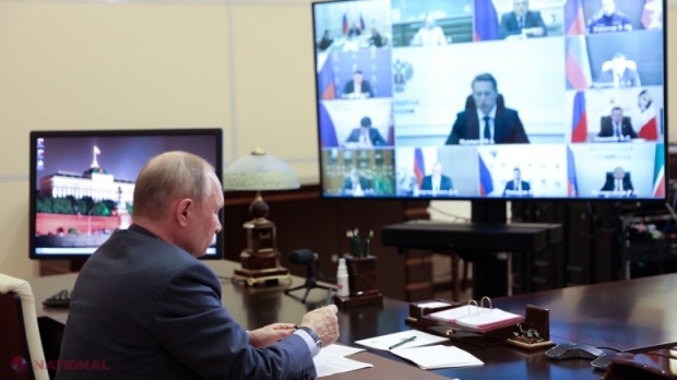 Vladimir Putin rămâne în autoizolare chiar dacă a primit și a doua doză de vaccin. Cum se protejează de COVID președintele rus