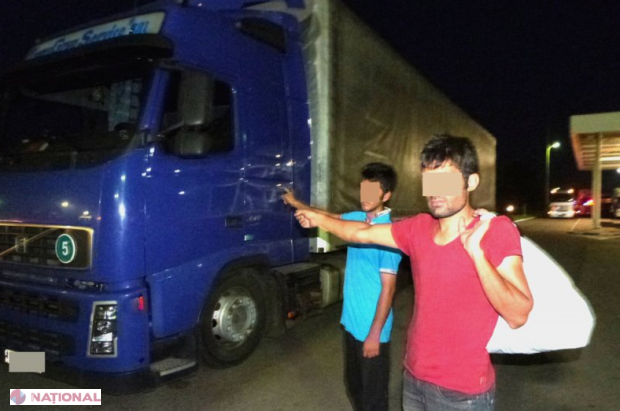 Au vrut să ajungă în Italia, prin R. Moldova, ascunși printre cutii cu vopsea