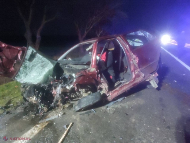 FOTO // Carnagiu pe traseul R-30, la intersecția cu drumul de acces în satul Cioburciu. Un bărbat a murit, iar cinci persoane au fost transportate în stare gravă la spital, în urma unui accident rutier