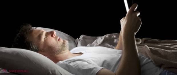 CERCETARE // De ce să nu utilizați telefoanele și tabletele înainte de culcare
