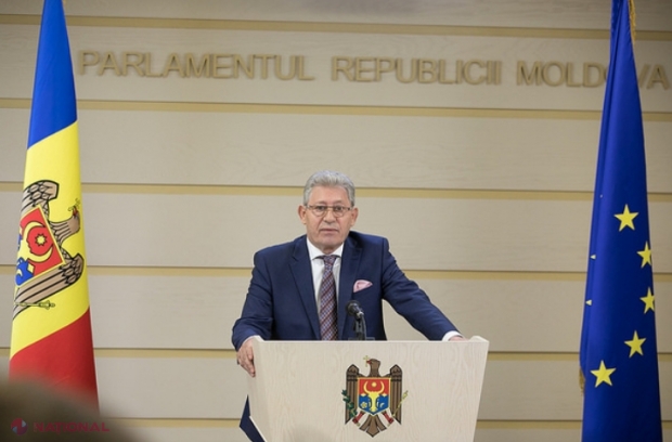 Ghimpu acuză faptul că „AIR Moldova” ar fi fost privatizată ILEGAL și cere comisie de anchetă în Parlament. Creangă: Documentele legate de tranzacție vor fi făcute publice