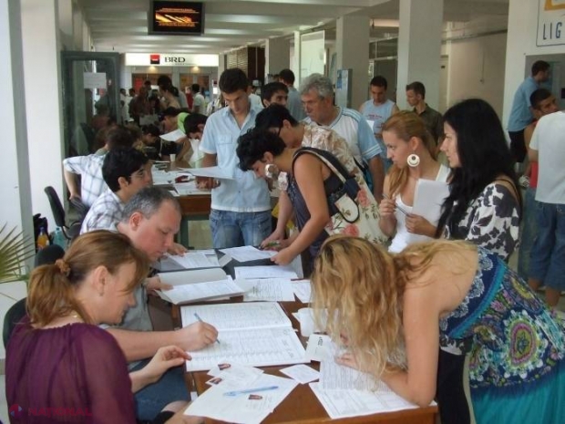 Peste 200 de locuri libere în colegii. Sunt așteptați tinerii care au picat BAC-ul