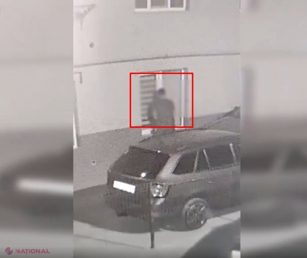 VIDEO // Bărbat filmat cum intră într-un apartament de la Durlești și fură bunuri din interior