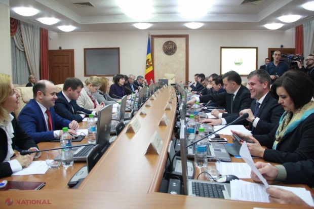 Șefii Serviciului Vamal și Fiscal, SUSPENDAȚI din funcții. Fără controale la agenții economici timp de trei luni 