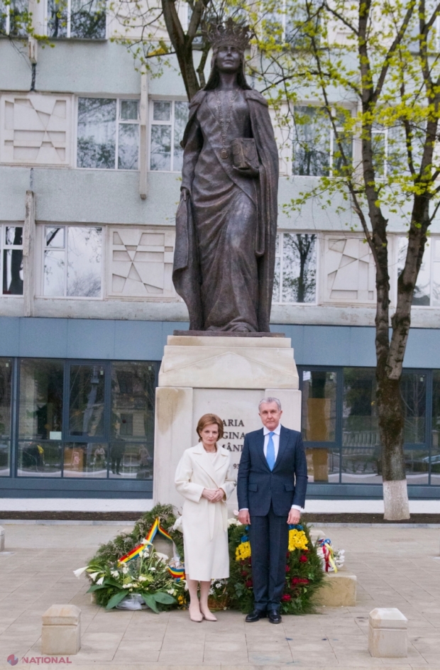 Familia Regală a României aduce un omagiu Reginei Maria la noul monument din Chișinău