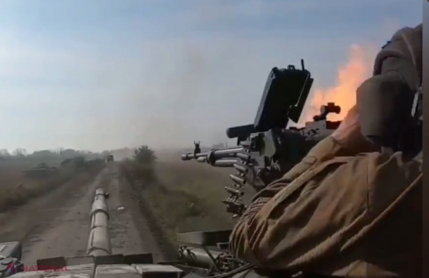 VIDEO // Imagini INCREDIBILE cu acțiunea „kamikaze” a unor militari ruși ce încearcă să scape de un tanc ucrainean ce trage în plin asupra lor
