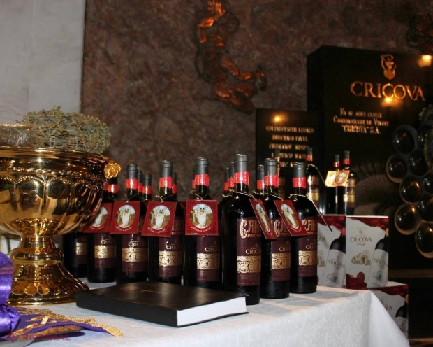 FOTO // Tradițiile pascale la Cricova. A fost sfințit și BINECUVÂNTAT vinul pastoral „Cahor”