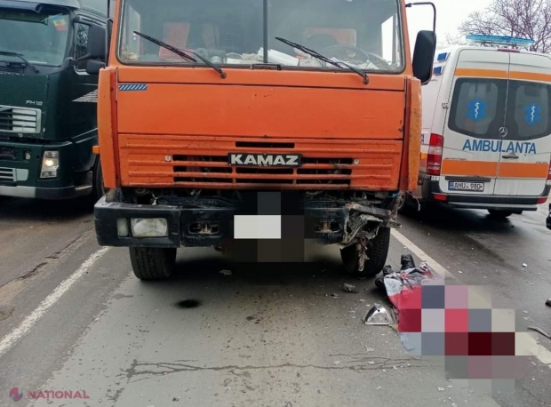 Un băiețel de 10 ani, ACCIDENTAT MORTAL în Chișinău: A fost proiectat de o Honda într-un Kamaz și a decedat pe loc