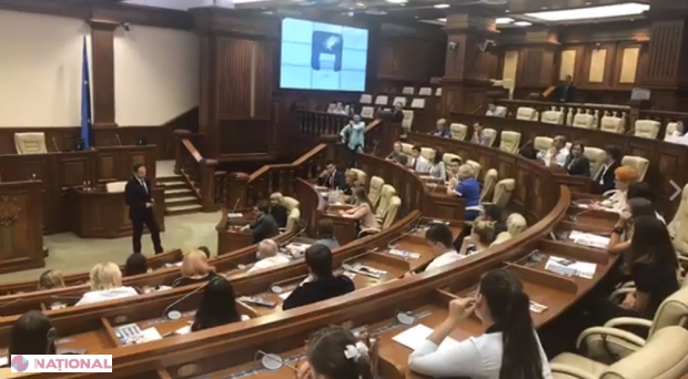 Andrian Candu spune că sistemul TICHETELOR de masă va fi aplicat și în cazul BUGETARILOR