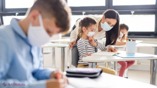 Un expert în sănătate publică avertizează: Vom avea FOCARE în școli și grădinițe. Copiii asimptomatici pot duce boala acasă